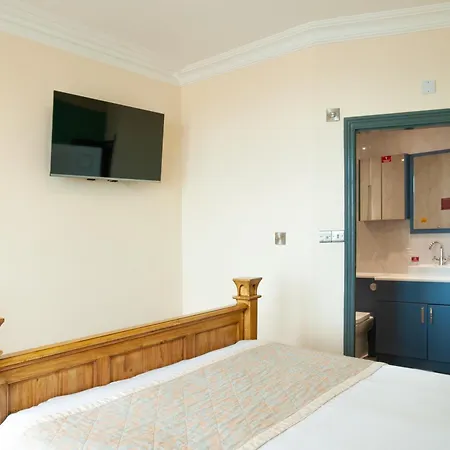 Claxton 3* Redcar